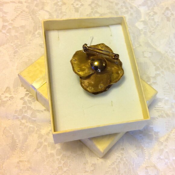 Vintage Rhinestone Gold Tone Rose Metal Brooch Timeless VTG Jewelry Pin - Picture 5 of 9